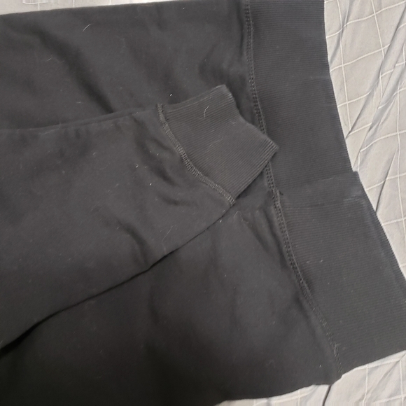 Kotn Crewneck Sweater Black - Picture 8 of 8